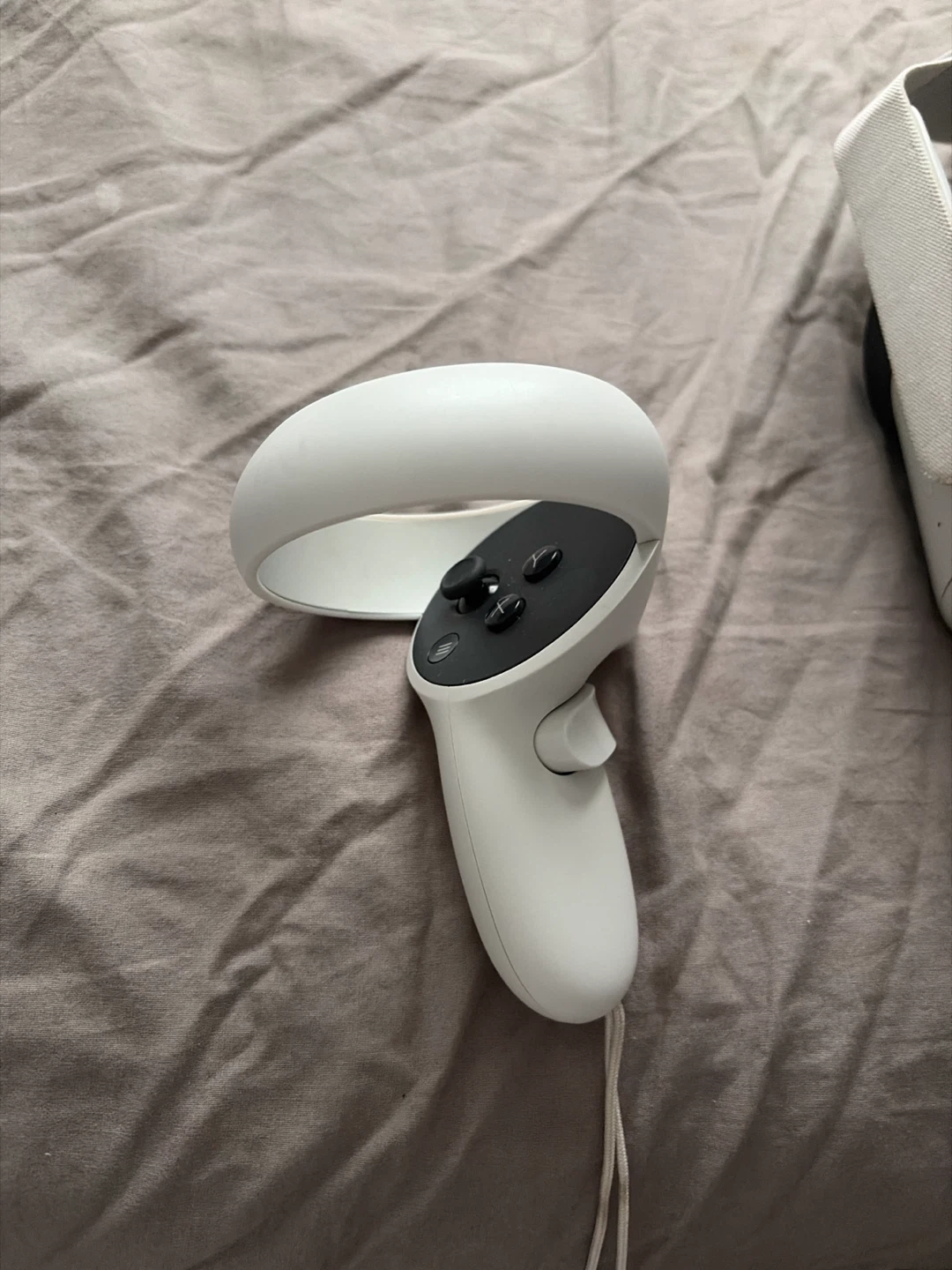 Meta Quest 2 VR Headset with Controllers - photo 2