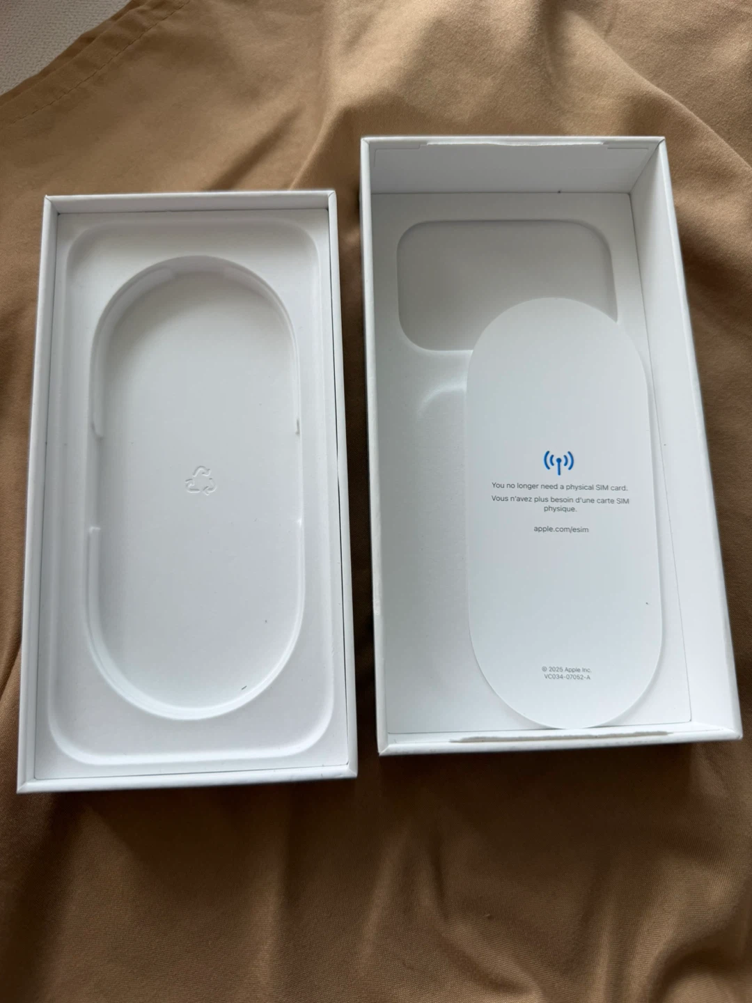 iPhone 17 Pro blue BOX - photo 2