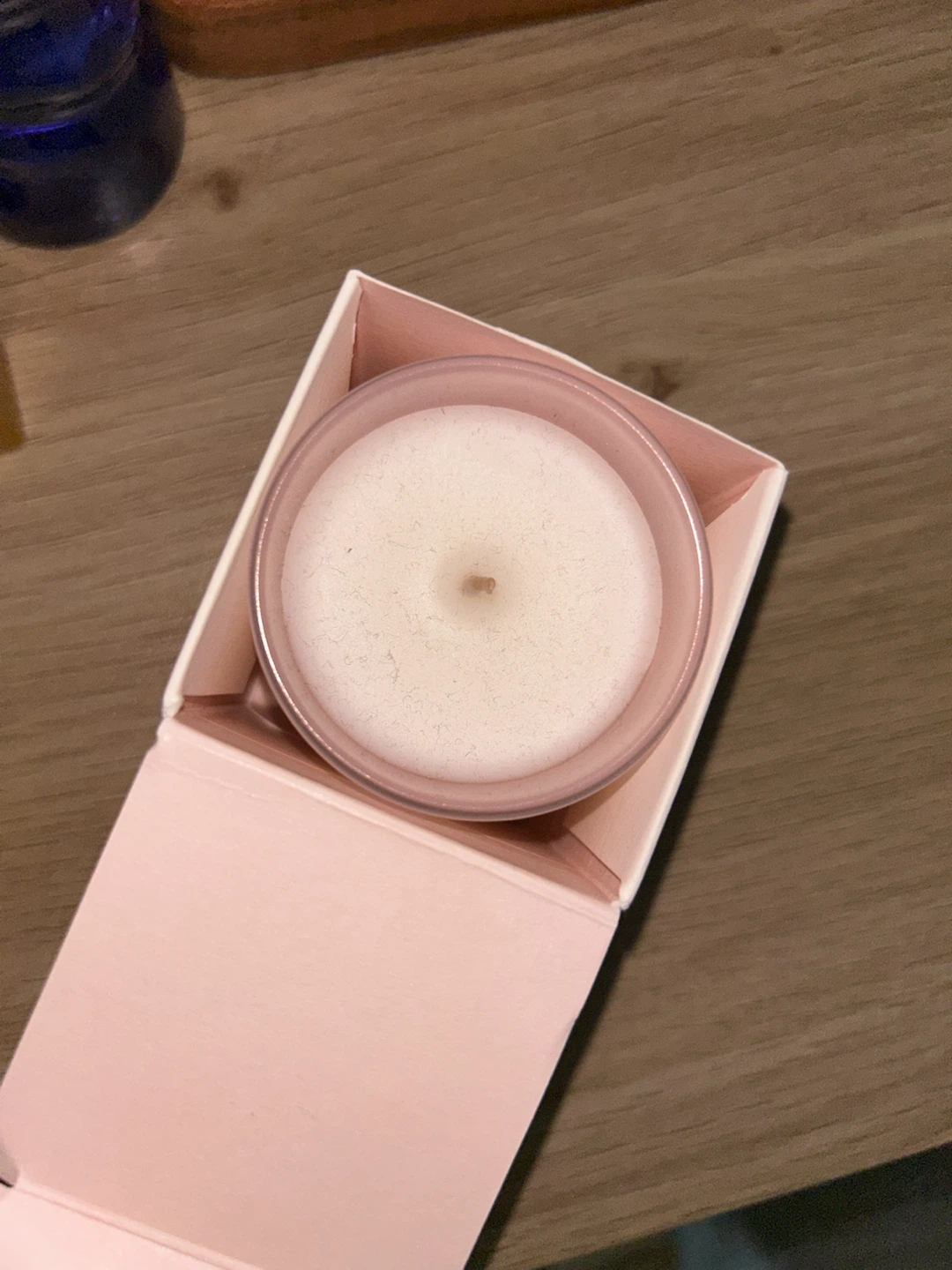 Burberry Her Scented Candle 2.4 oz - photo 2