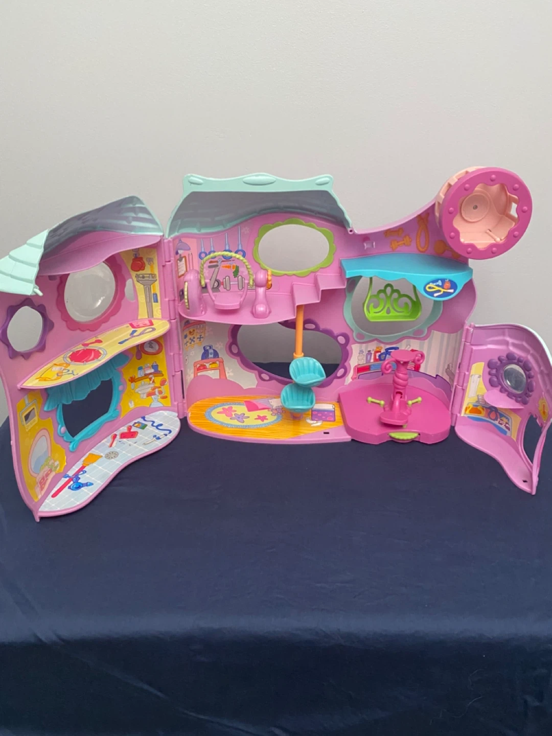 Littlest Pet Shop LPS Tail Fitness Center Gym Play set House - photo 4