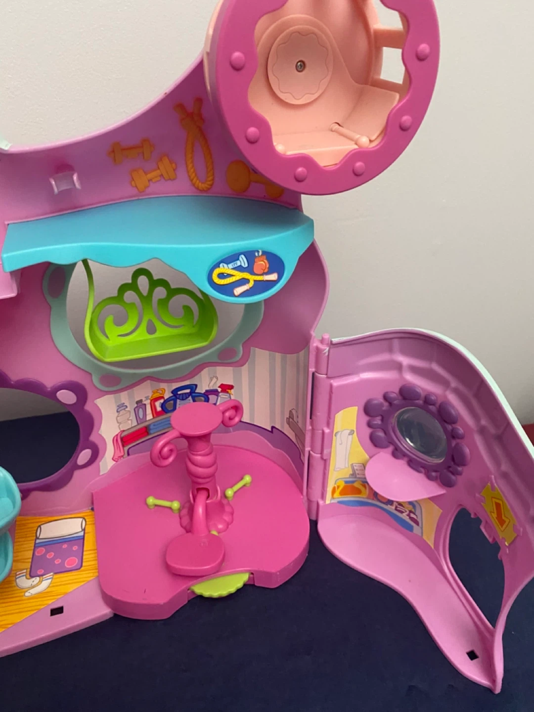 Littlest Pet Shop LPS Tail Fitness Center Gym Play set House - photo 5