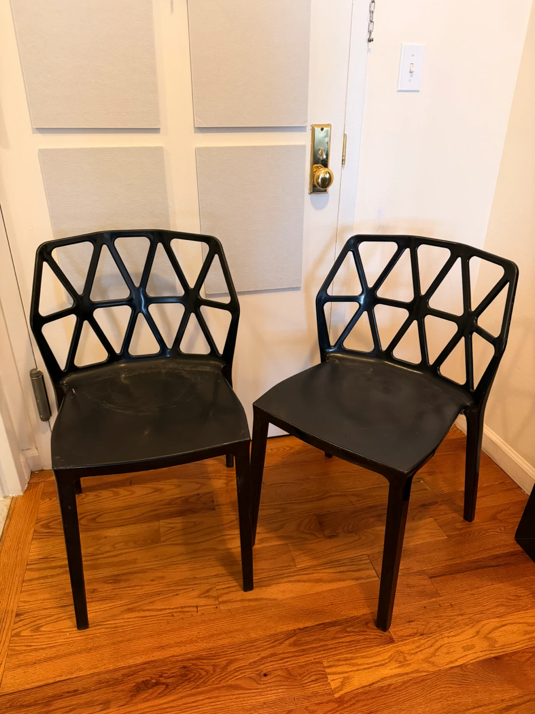 Set of 2 Black Modern Accent Chairs