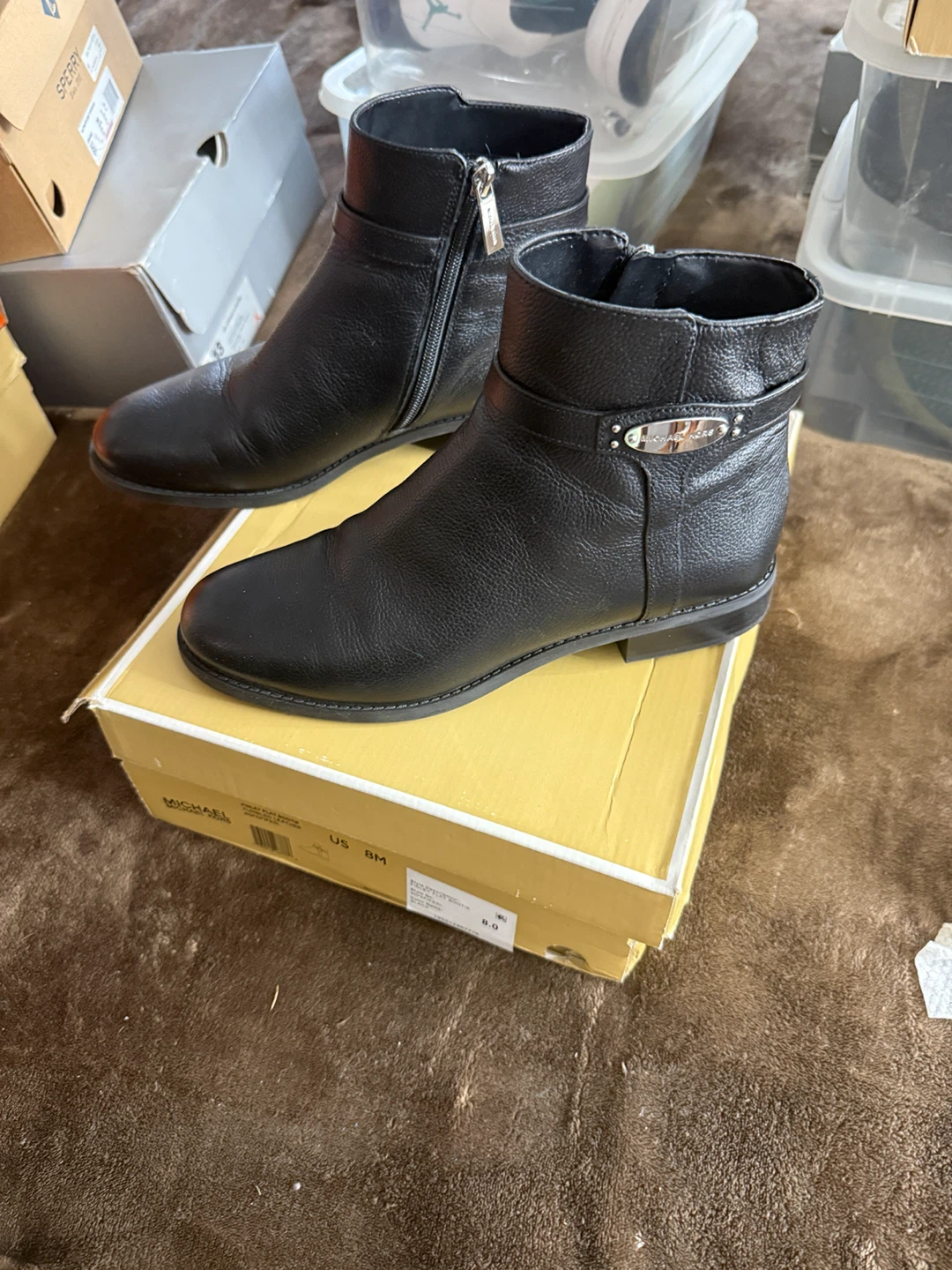 Michael Kors Finley Flat Booties Black Leather Size 8M - photo 2