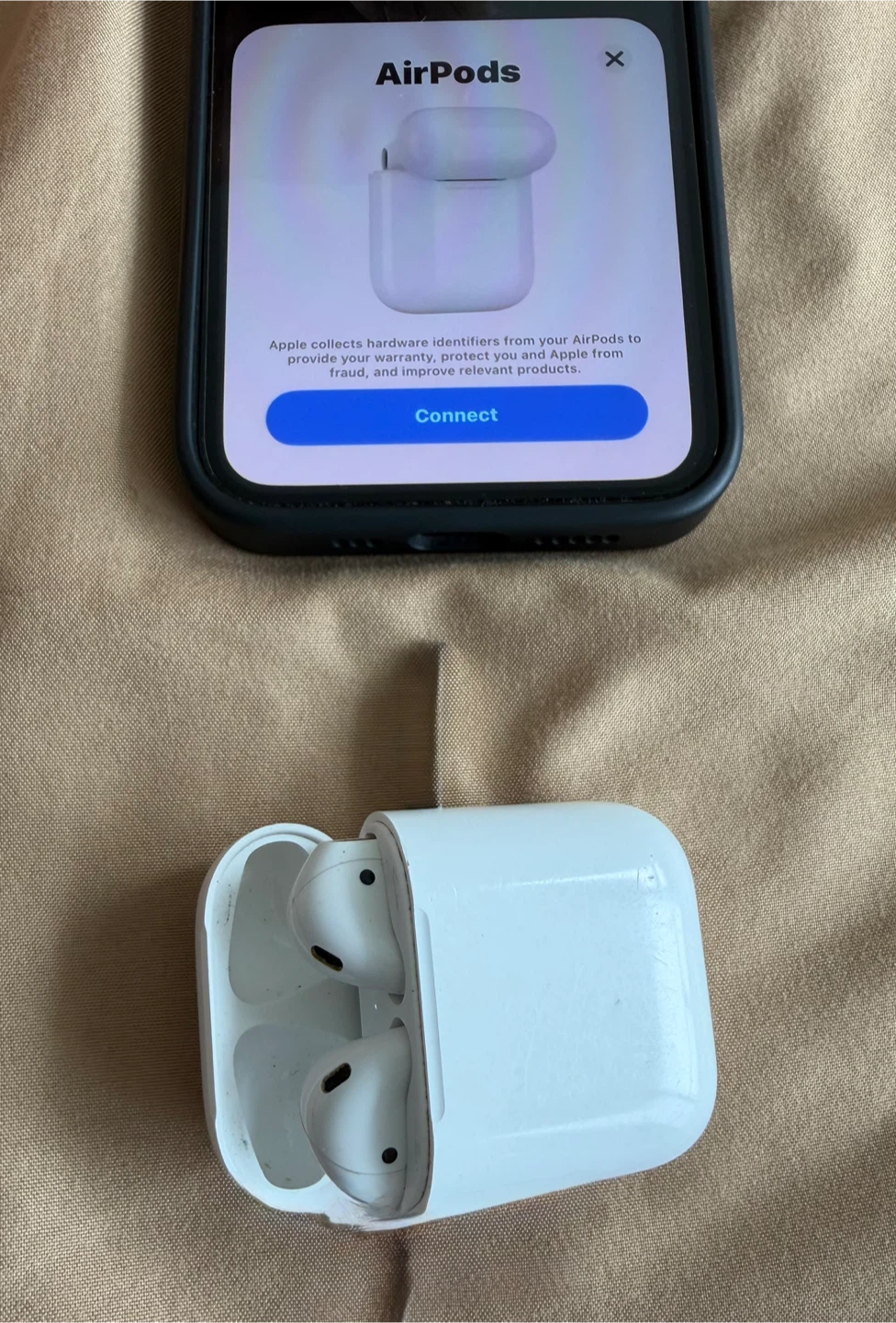 Apple AirPods with Charging Case - photo 3