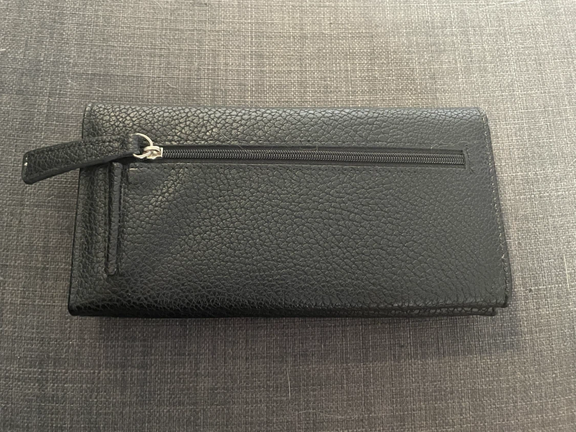 Or Best Offer! Roots brand bag and never used wallets - photo 3