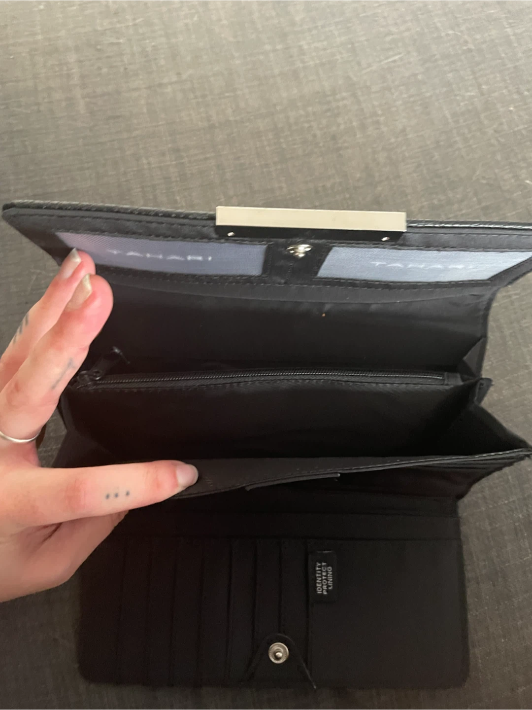 Or Best Offer! Roots brand bag and never used wallets - photo 5