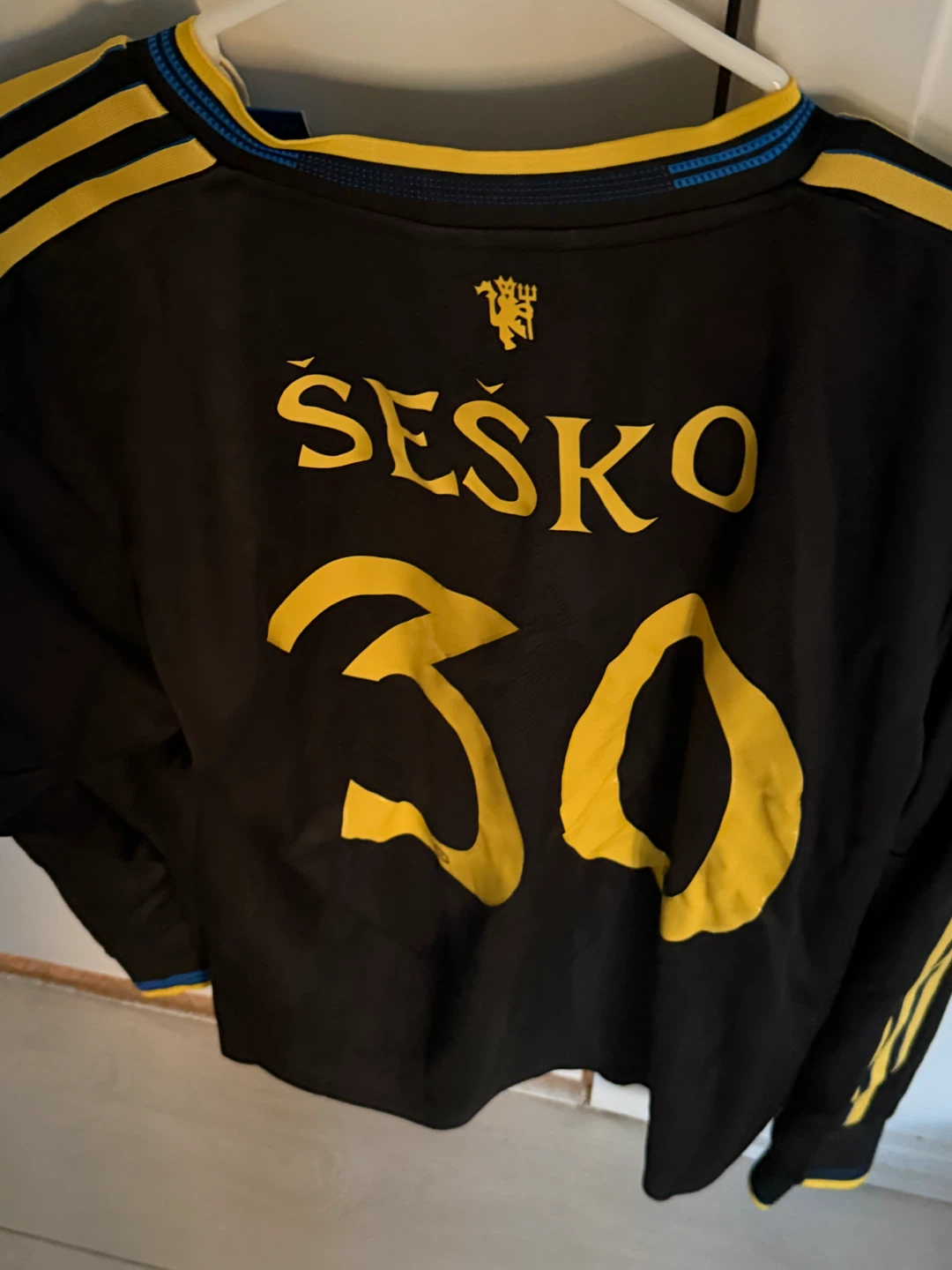 Manchester United 23/24 Away Jersey - Sesko #30