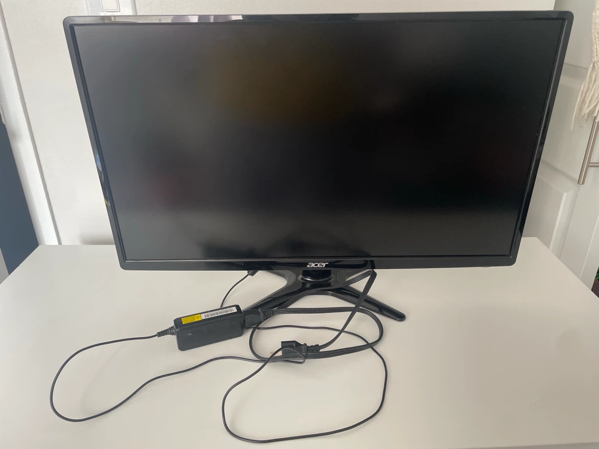 Acer and Onn Monitors