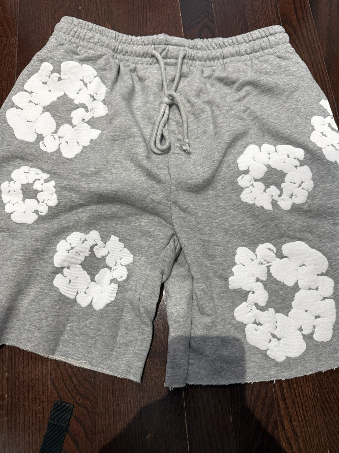 Denim Tears Grey Sweatshorts with White Appliqué - Size M