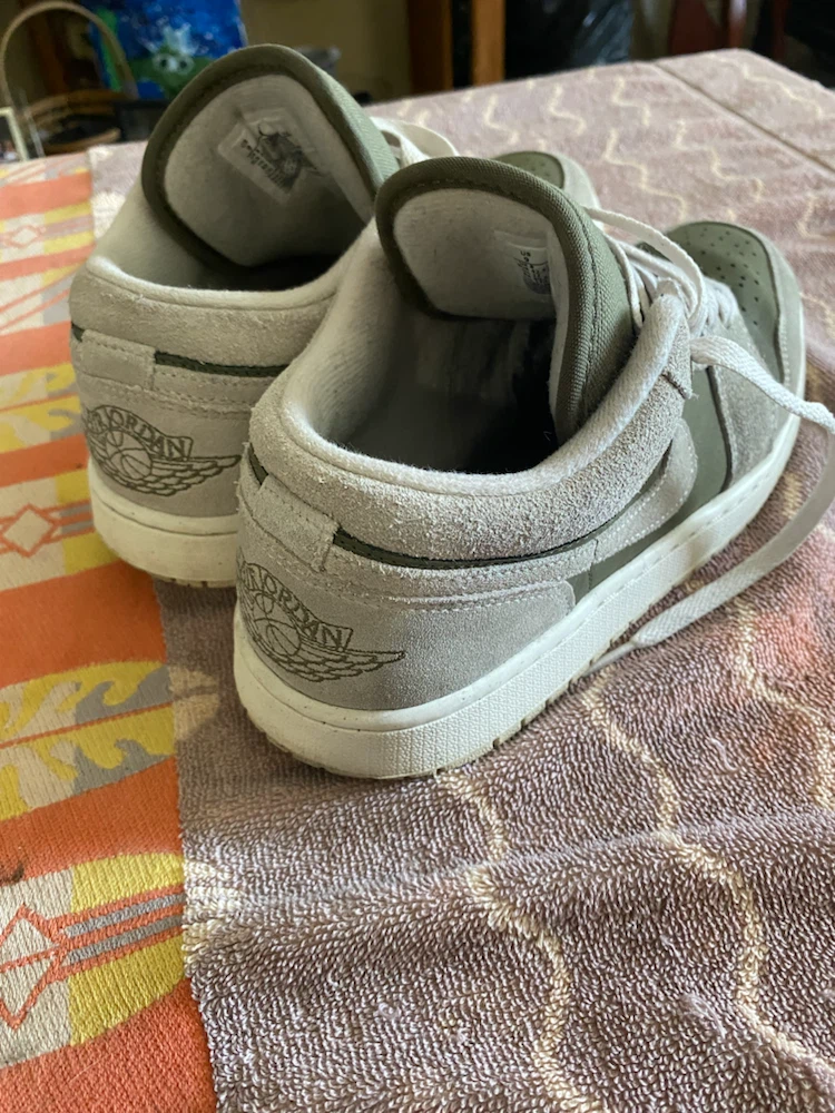 MINT Air Jordan 1 Low SE (Olive/Grey) - photo 2