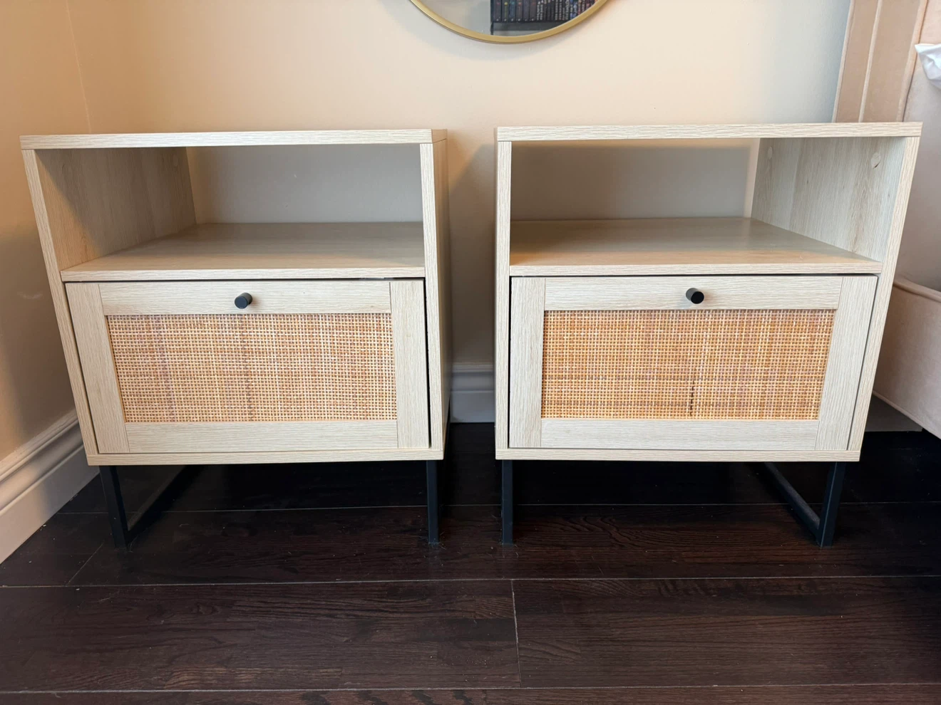 Set of nightstands