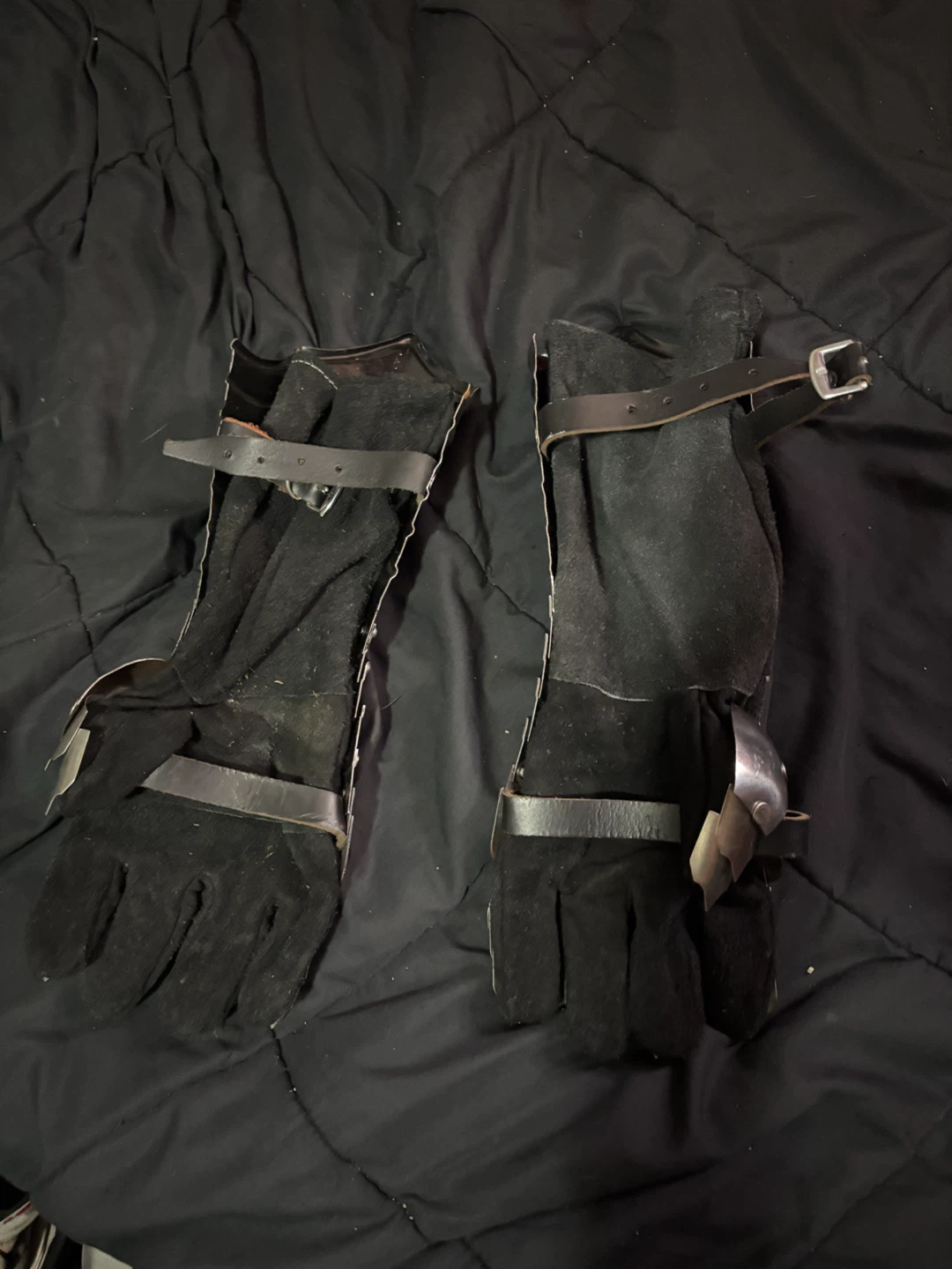 Knight's Full Helm and Gauntlets Set - photo 3
