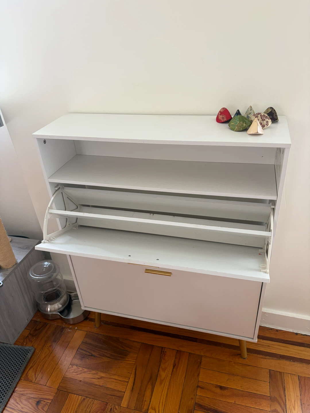 White 2-Door Shoe Cabinet with Gold Handles