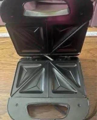 Chefman Sandwich maker (Never used) - photo 2