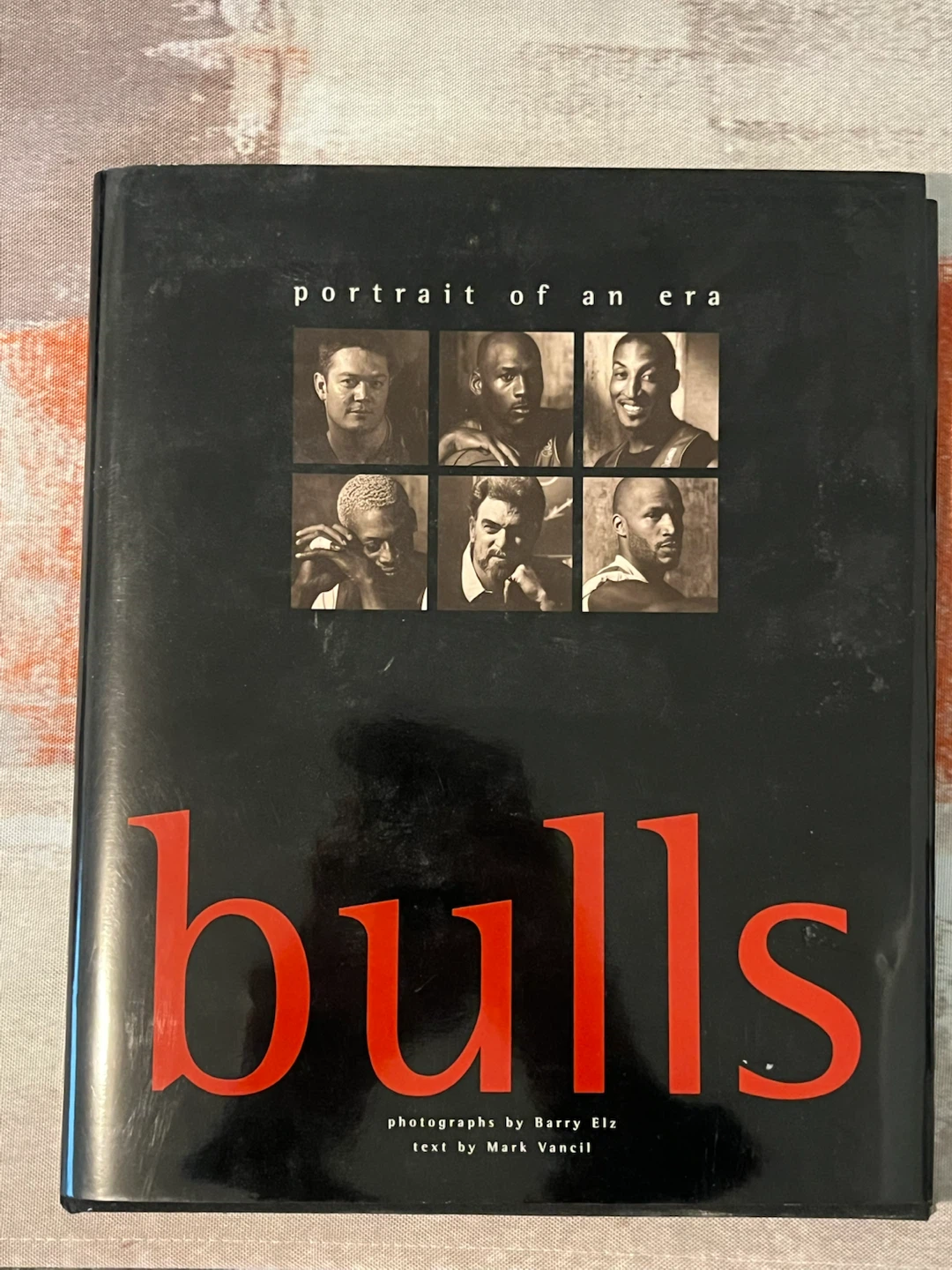 Michael Jordan & Chicago Bulls Collectible Books & Card Lot - photo 2