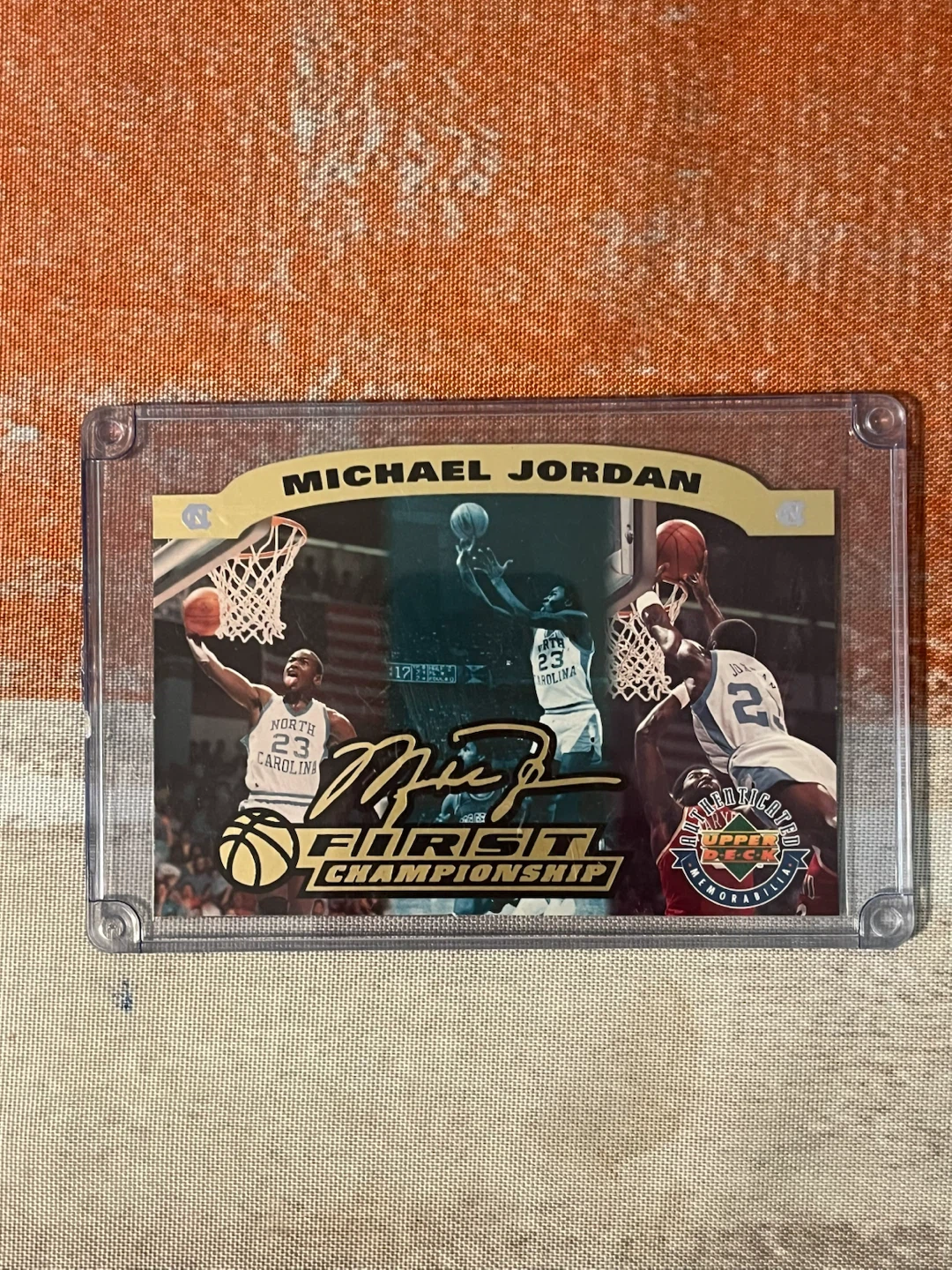 Michael Jordan & Chicago Bulls Collectible Books & Card Lot - photo 5