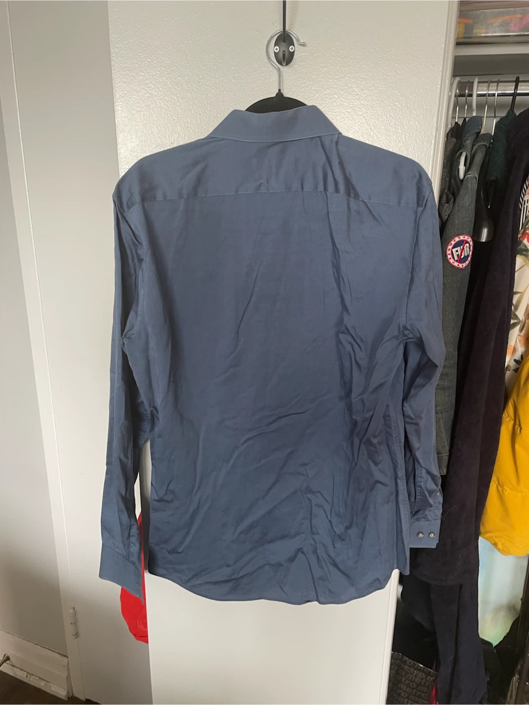 OBO! 3 DKNY Button-Up Shirts- Medium- Like New- Needs Ironing - photo 3