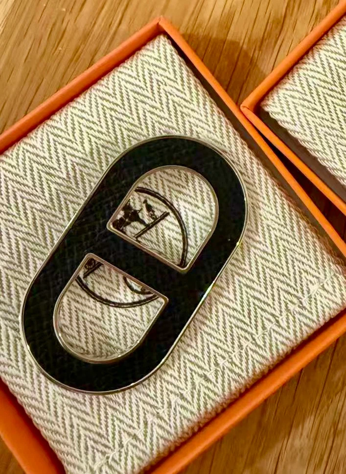 Hermes brooch