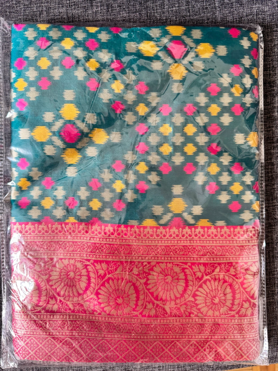 New Traditional Banarasi Sari & Utsitched Blouse Piece - photo 2