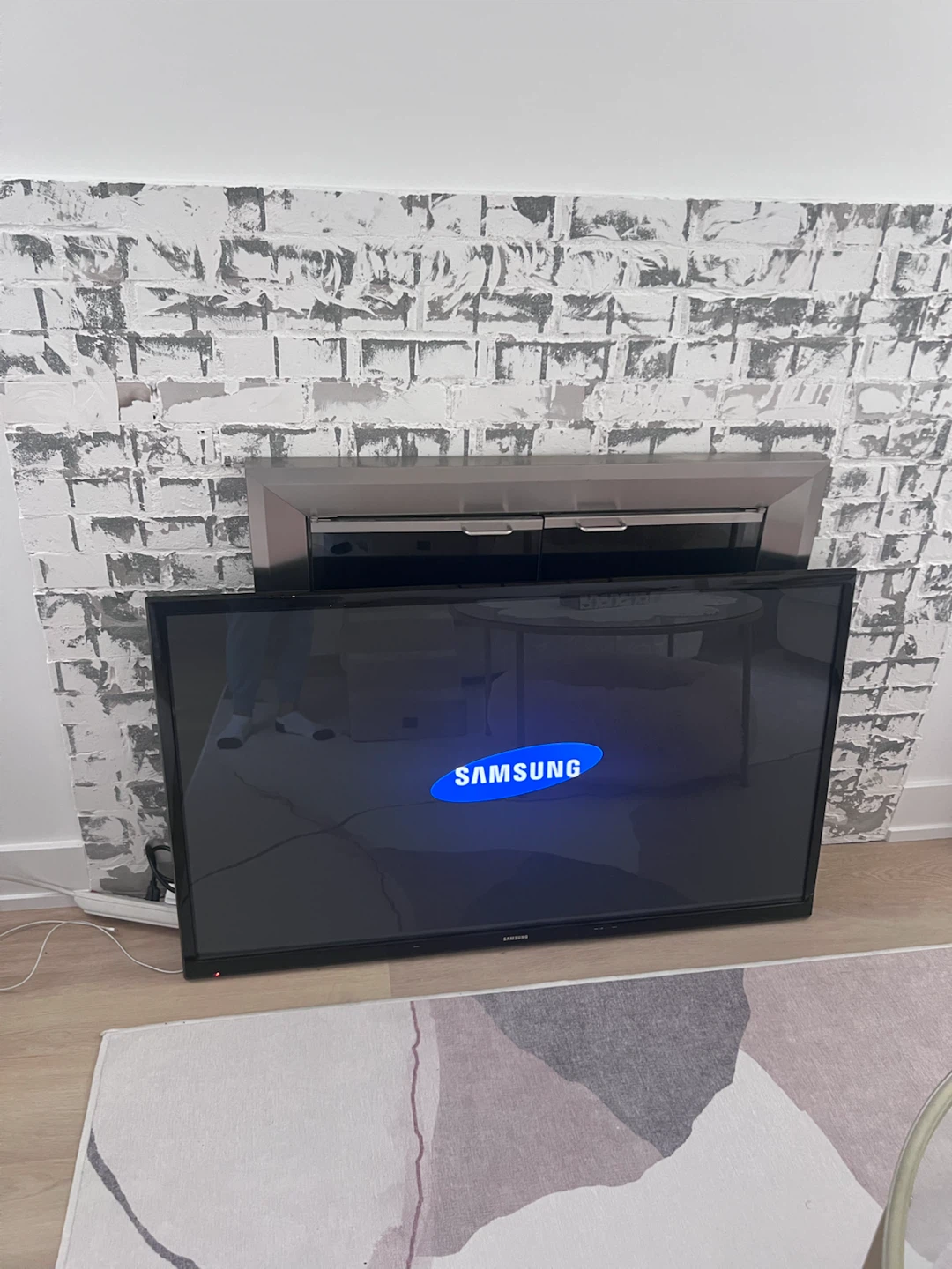 Samsung PN51F5300AF Plasma Display Television - photo 2