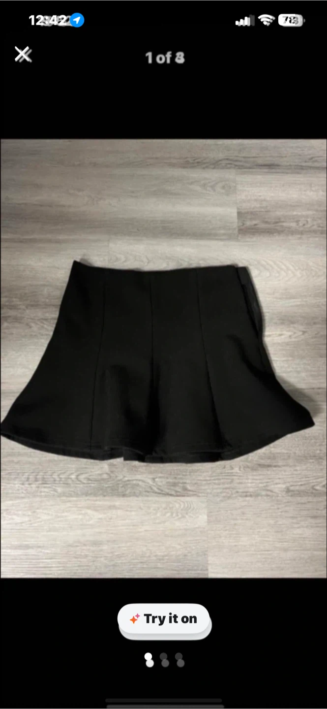 Black small skirt Zara