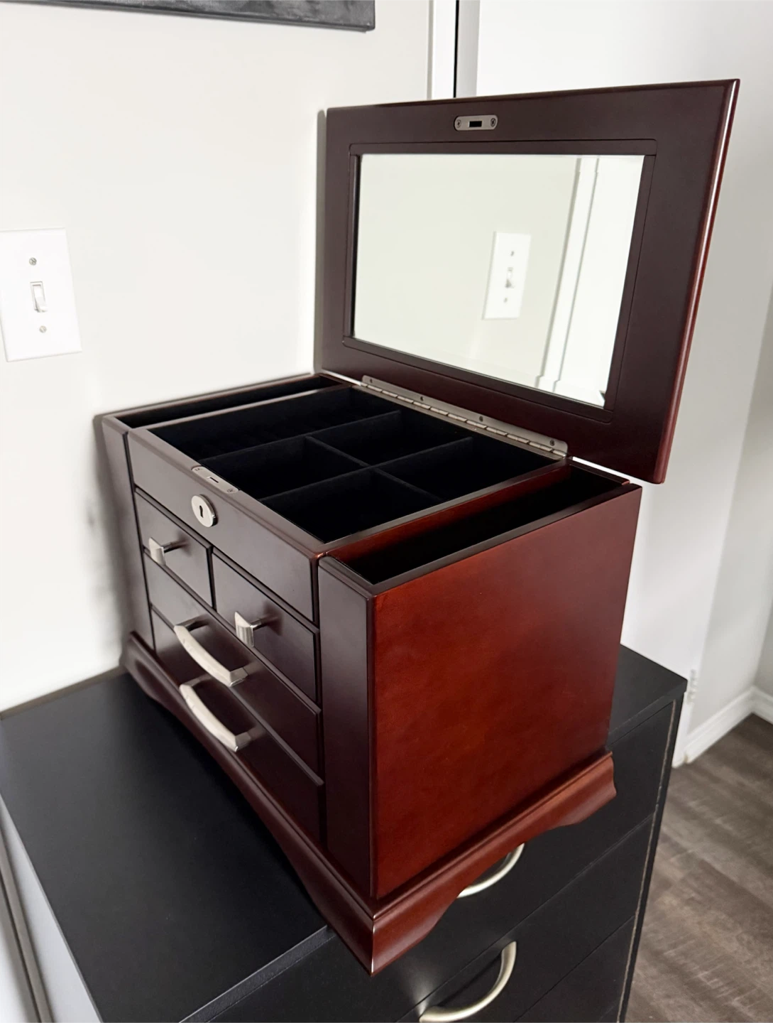 Wooden Jewelry Box - photo 3