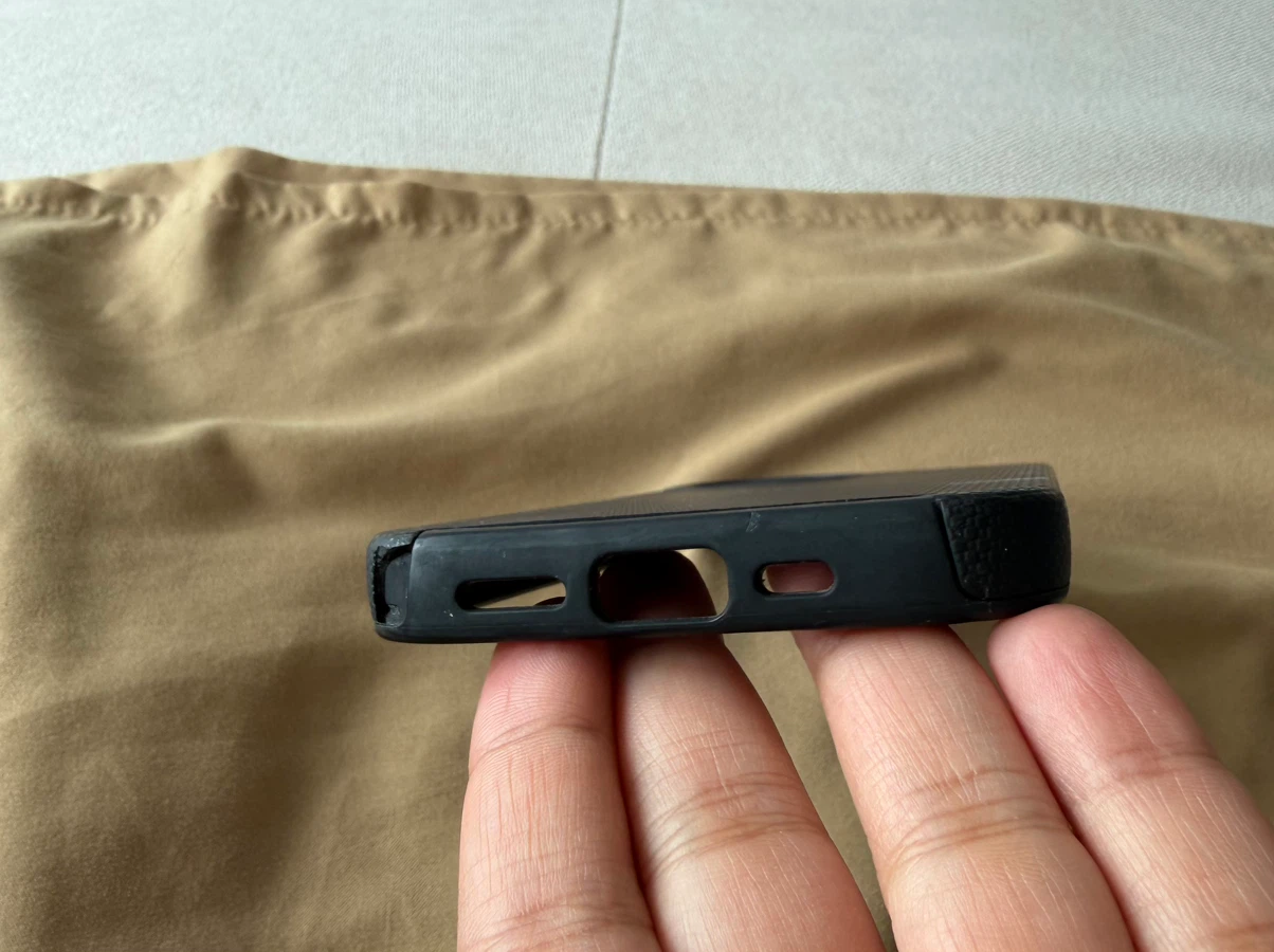 2 iPhone 13 Case - photo 3
