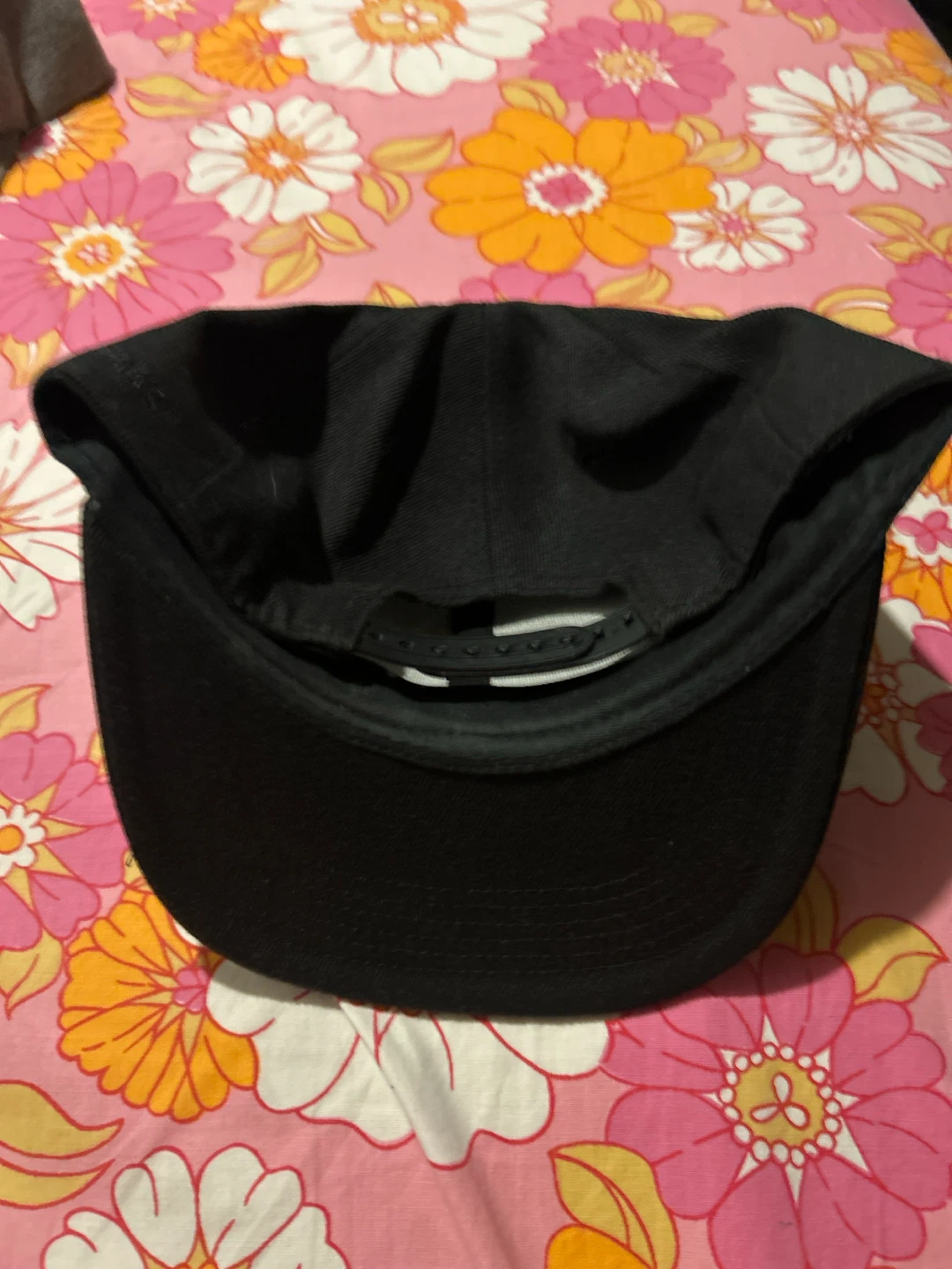 Black Fitted Hat - photo 2