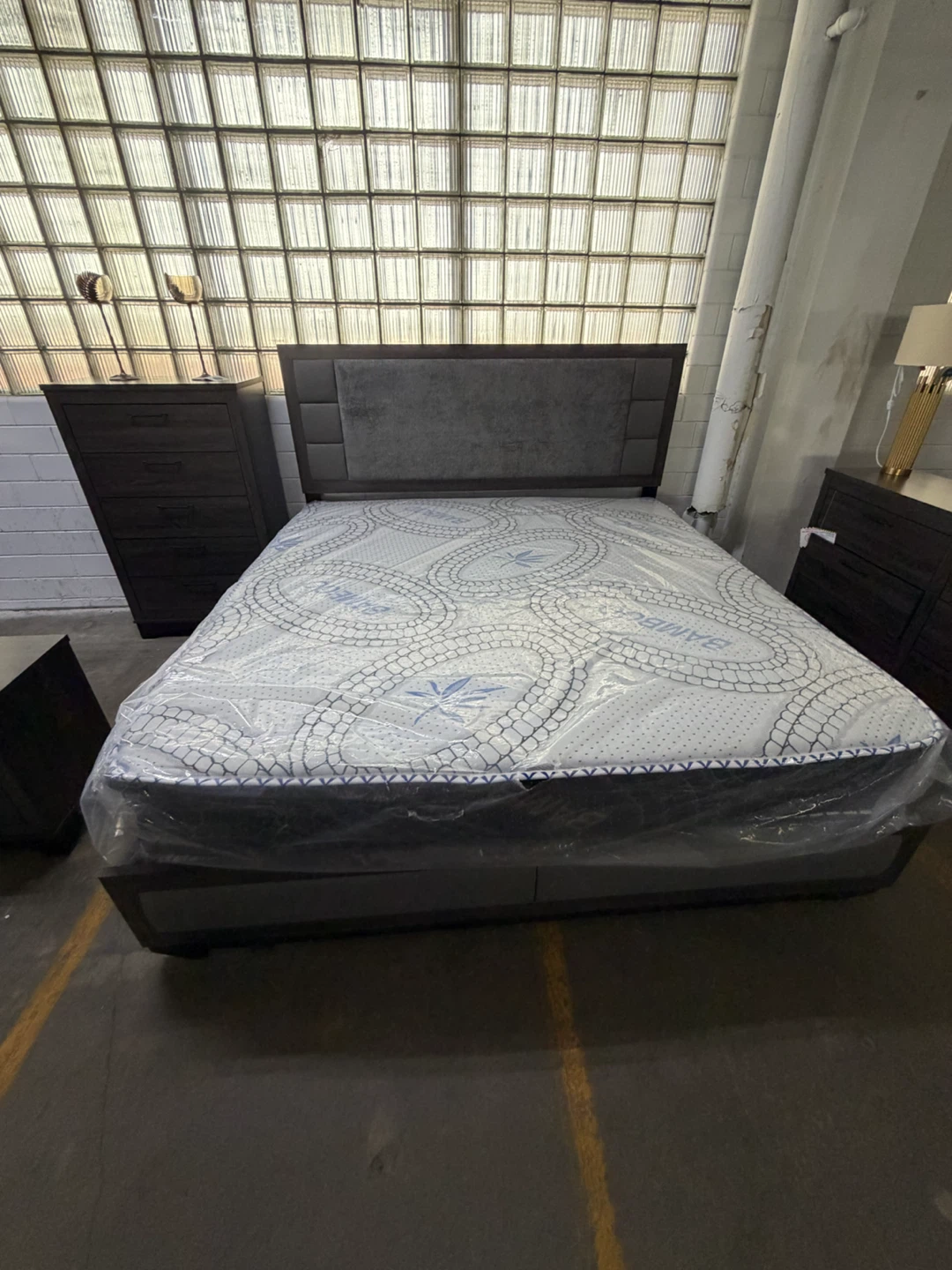 Queen size 4pc Bedroom set