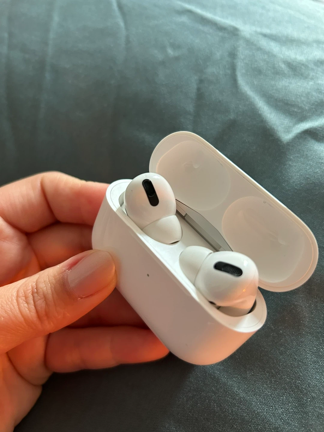 Apple AirPods Pro (2nd generation) - photo 2