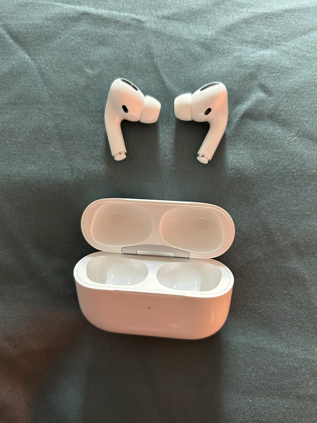 Apple AirPods Pro (2nd generation) - photo 5