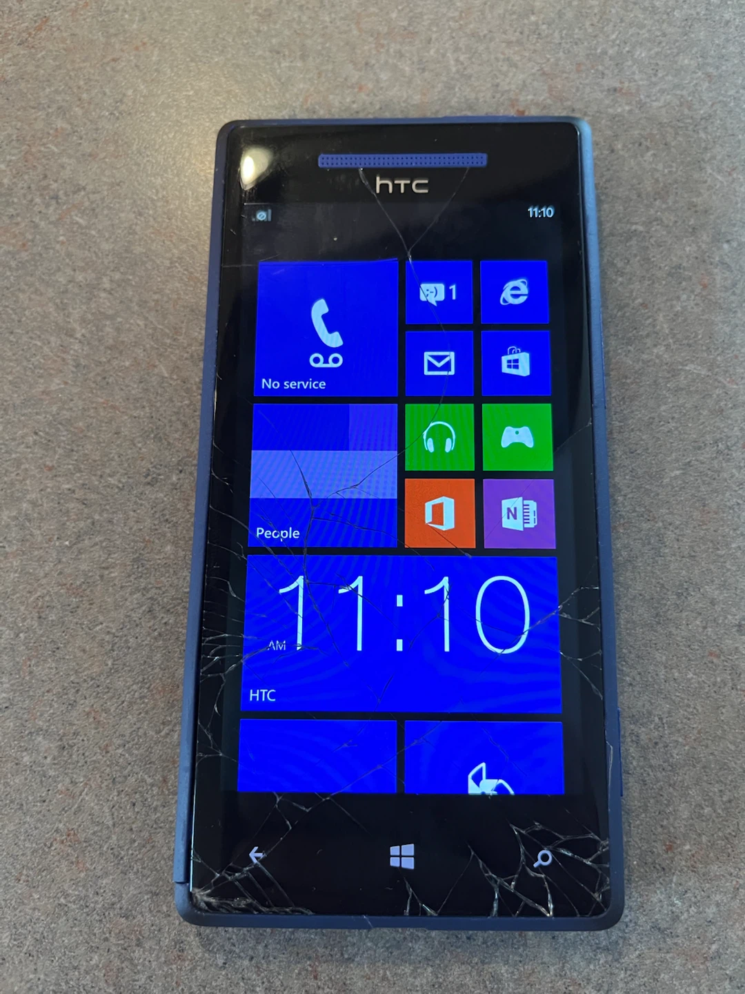 HTC Windows Phone + Android phone - photo 3