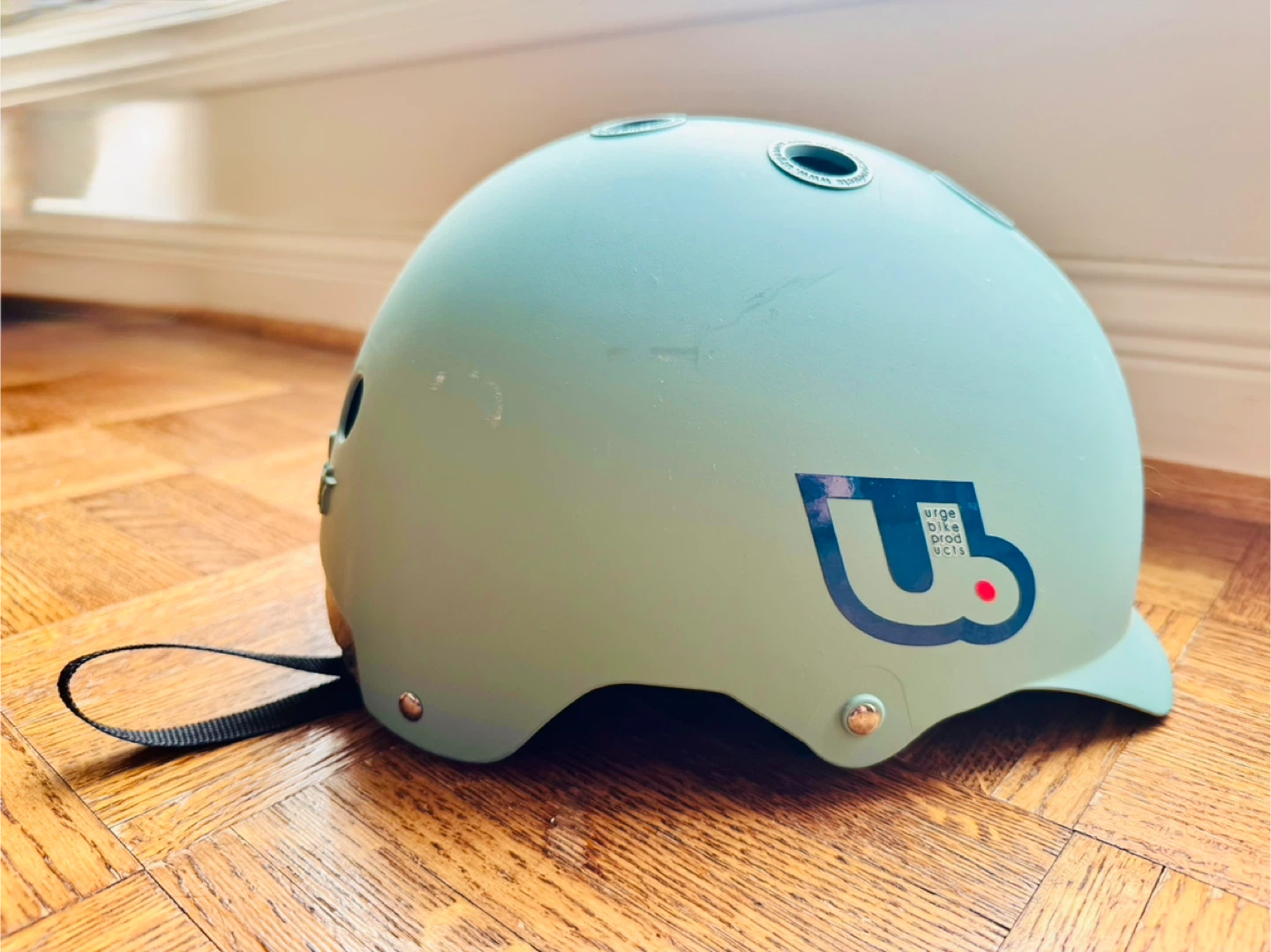 Urge cycling helmet adult Small fits 54-57cm gently used - photo 2
