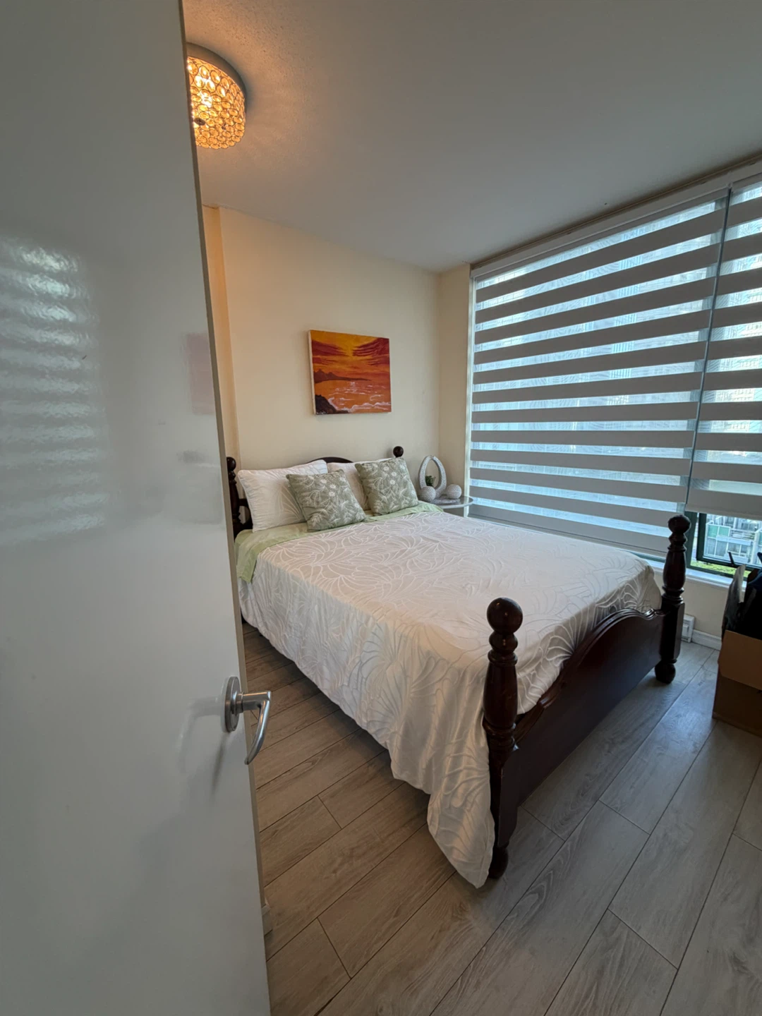 A furnished room for rent, downtown Excelent  location - photo 2