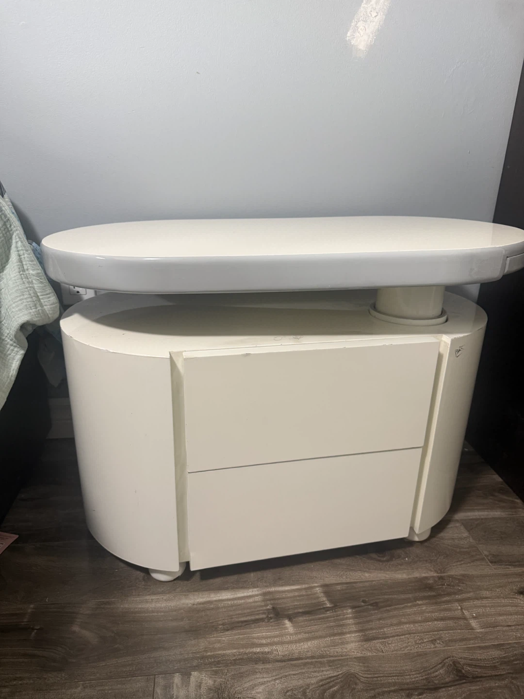 Two White Nightstand with Two Drawers