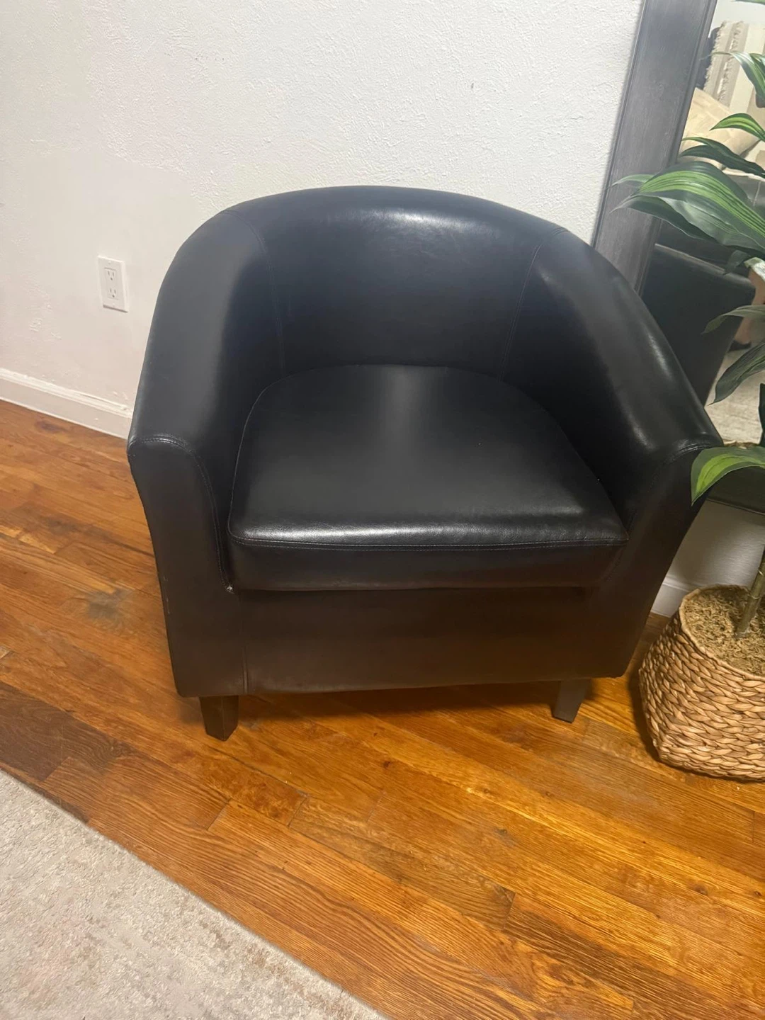 Black Faux Leather Barrel Chair - photo 2
