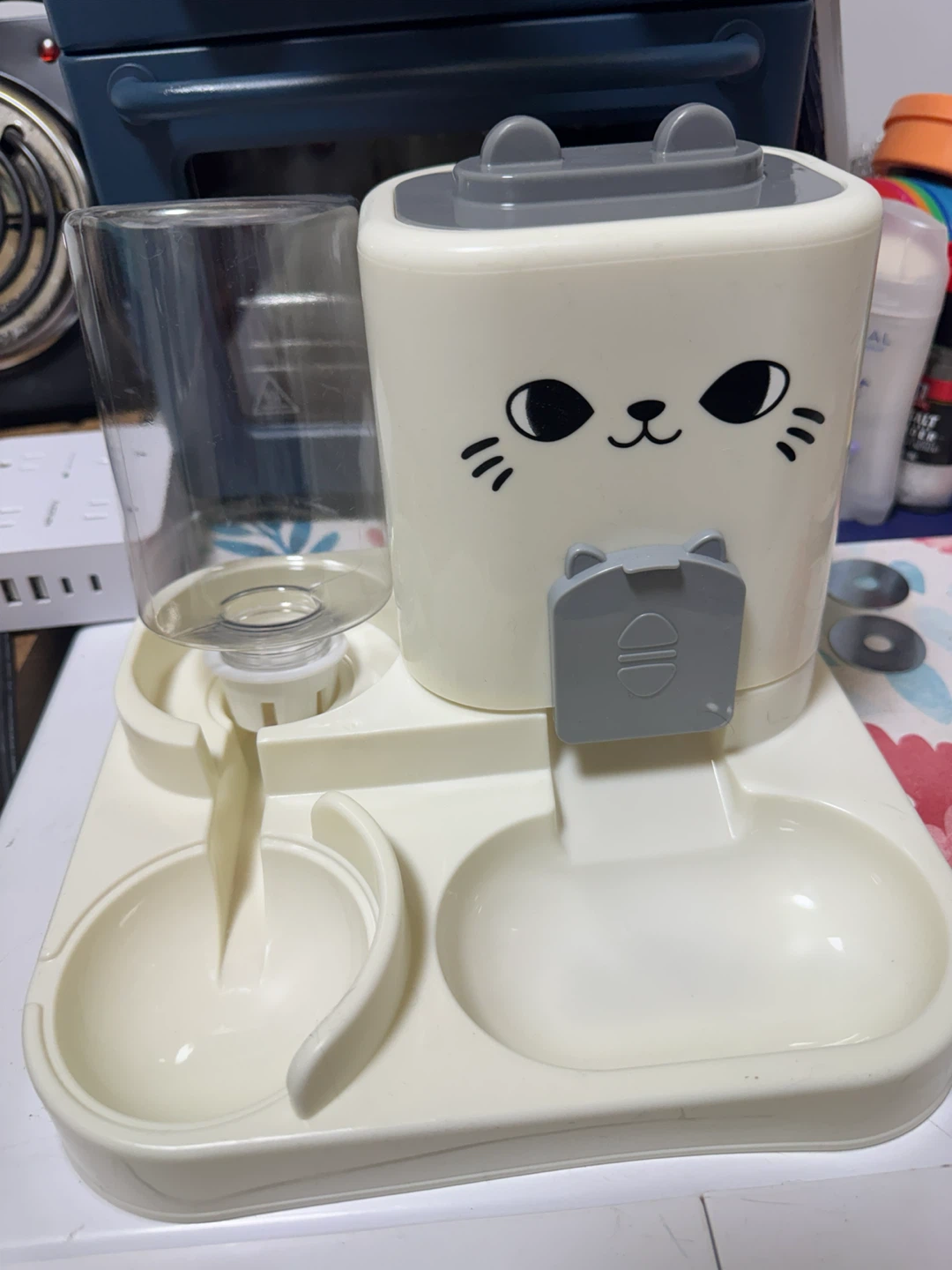 Automatic Pet Feeder with Cute Cat Design