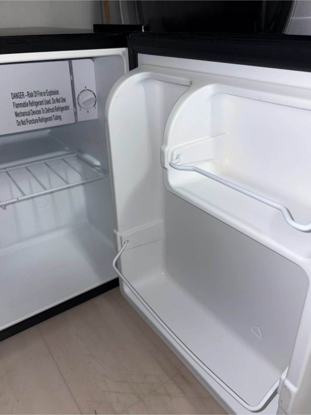 Galanz Black Mini Fridge - photo 3