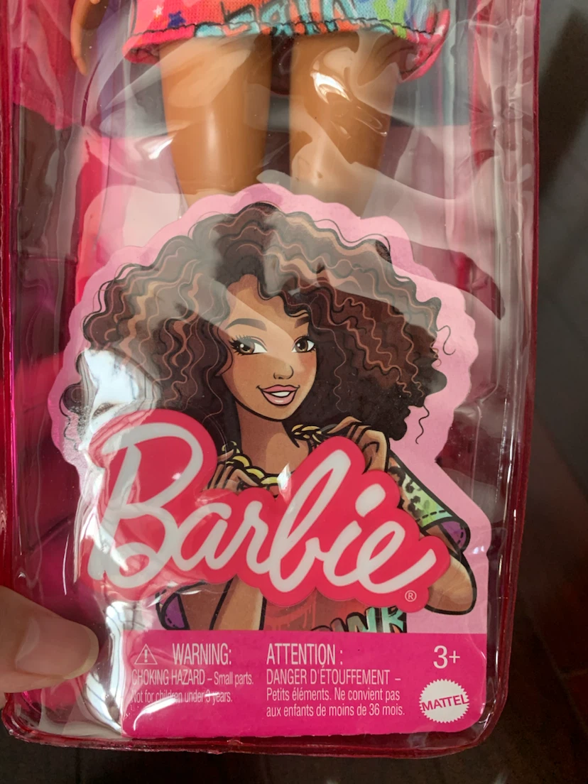 NEW IN PACKAGE - Barbie Doll with Rainbow Outfit - photo 3
