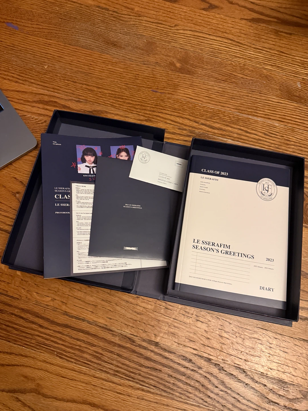 kpop merch and albums - photo 4