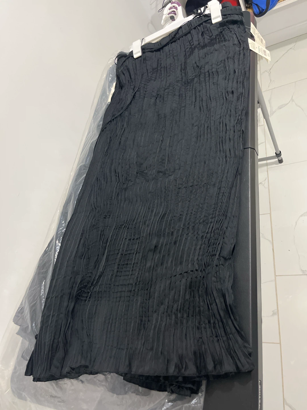Black Pleated Skirt XL