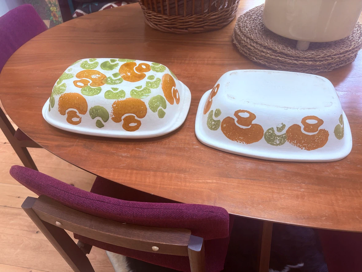 Vintage MCM  Casserole Dish Made in Canada - photo 2