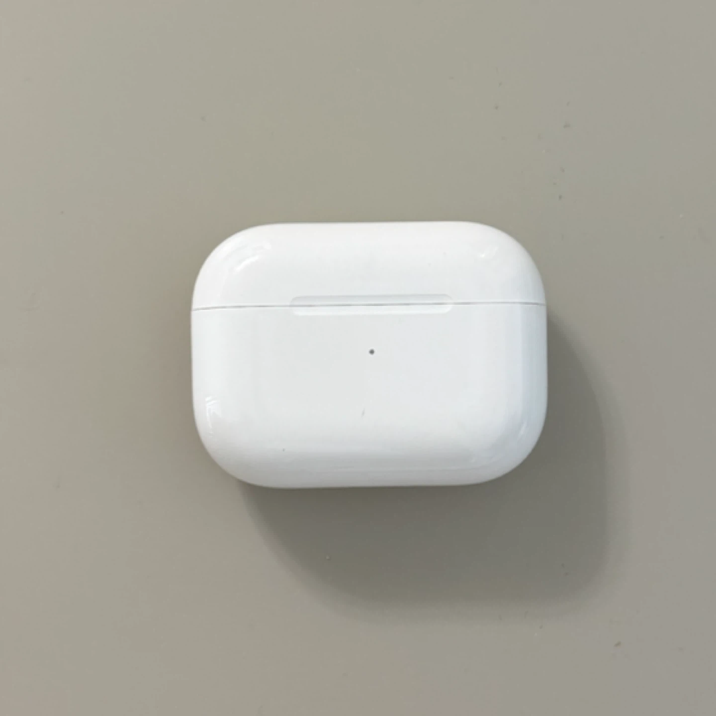 Apple AirPods Pro Charging Case - photo 2