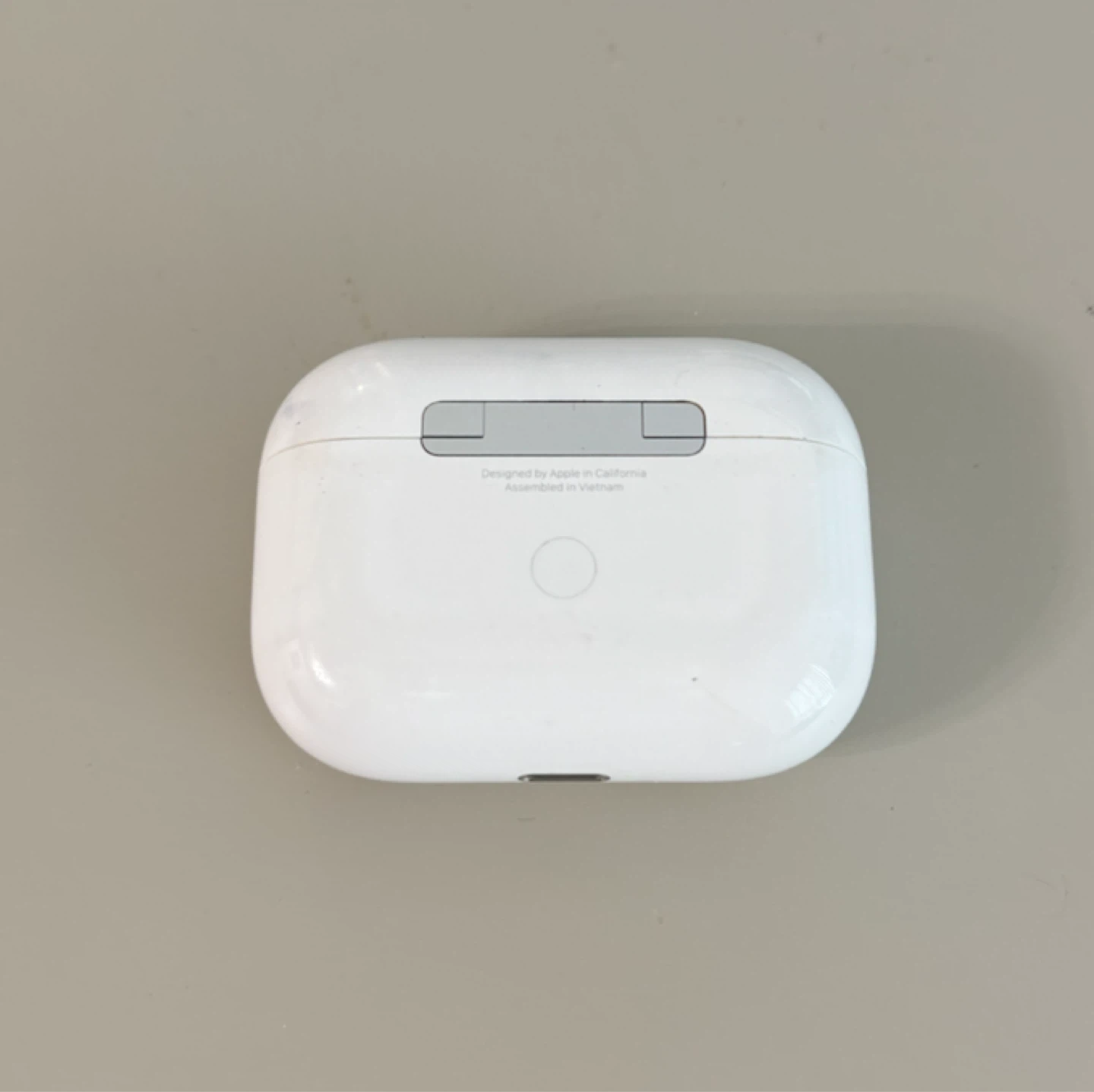 Apple AirPods Pro Charging Case - photo 3