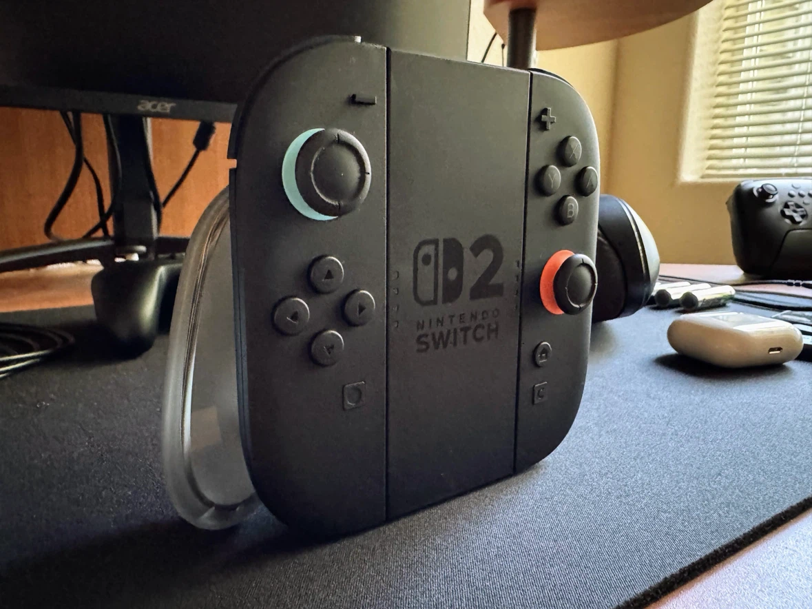 Switch 2 with one more joy-con - photo 3