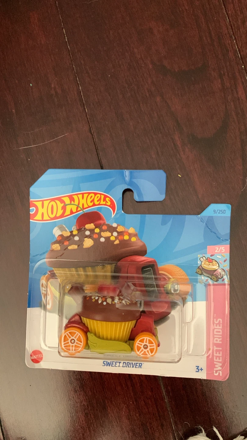 New in box - Hot Wheels Sweet Driver Toy Car - photo 3