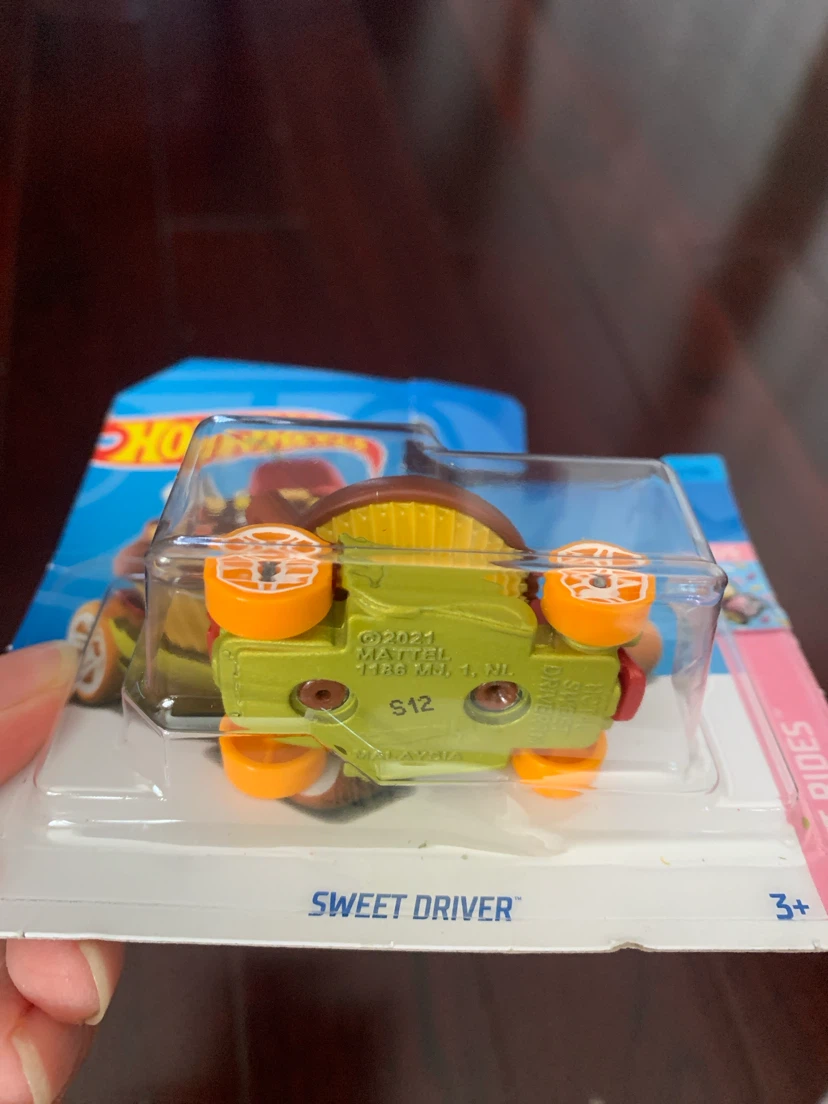 New in box - Hot Wheels Sweet Driver Toy Car - photo 4