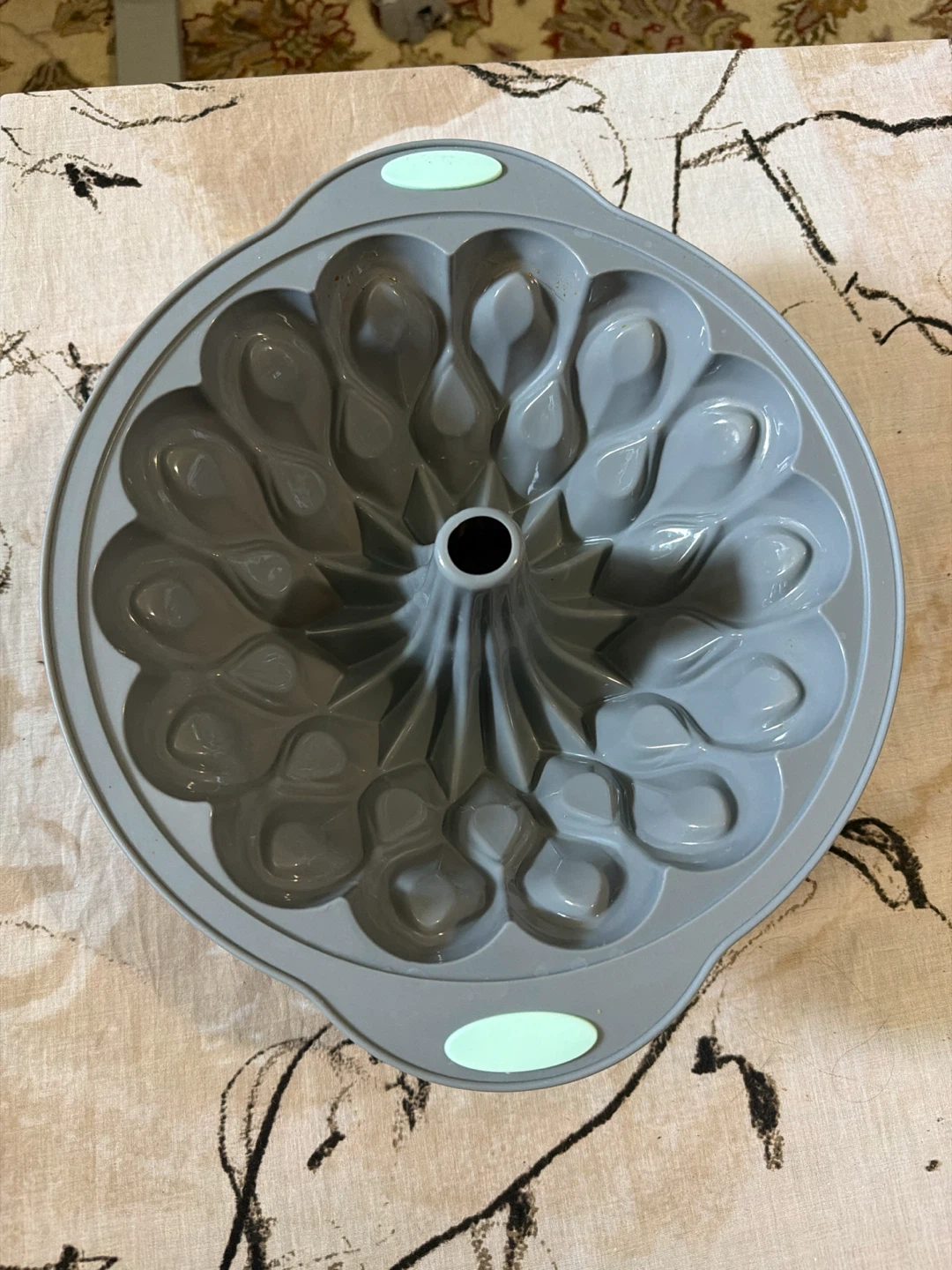 Set of 3 Silicone Bundt Cake Pans - photo 5
