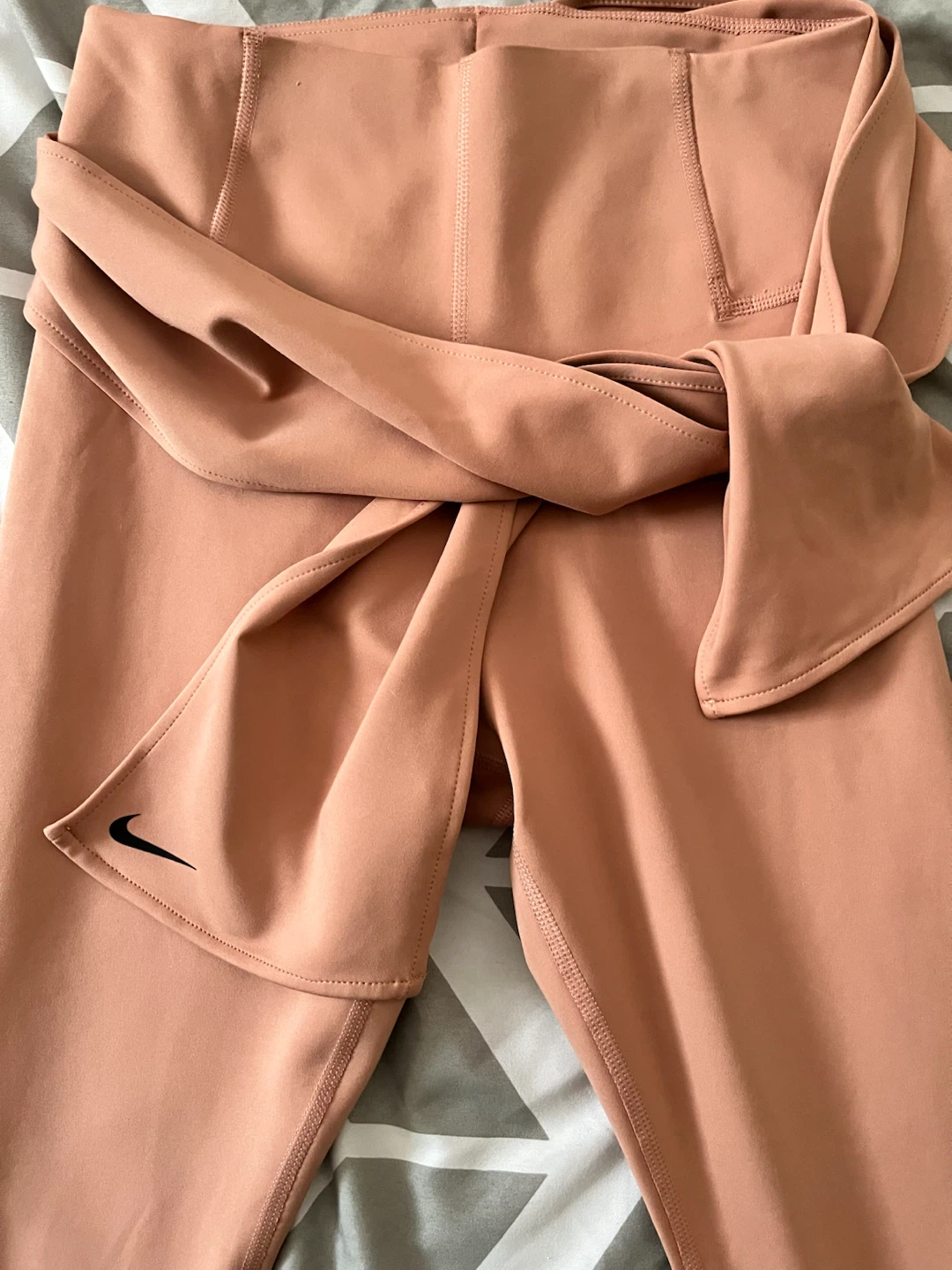 Nike Women's Athletic Pants new without tag. - photo 2