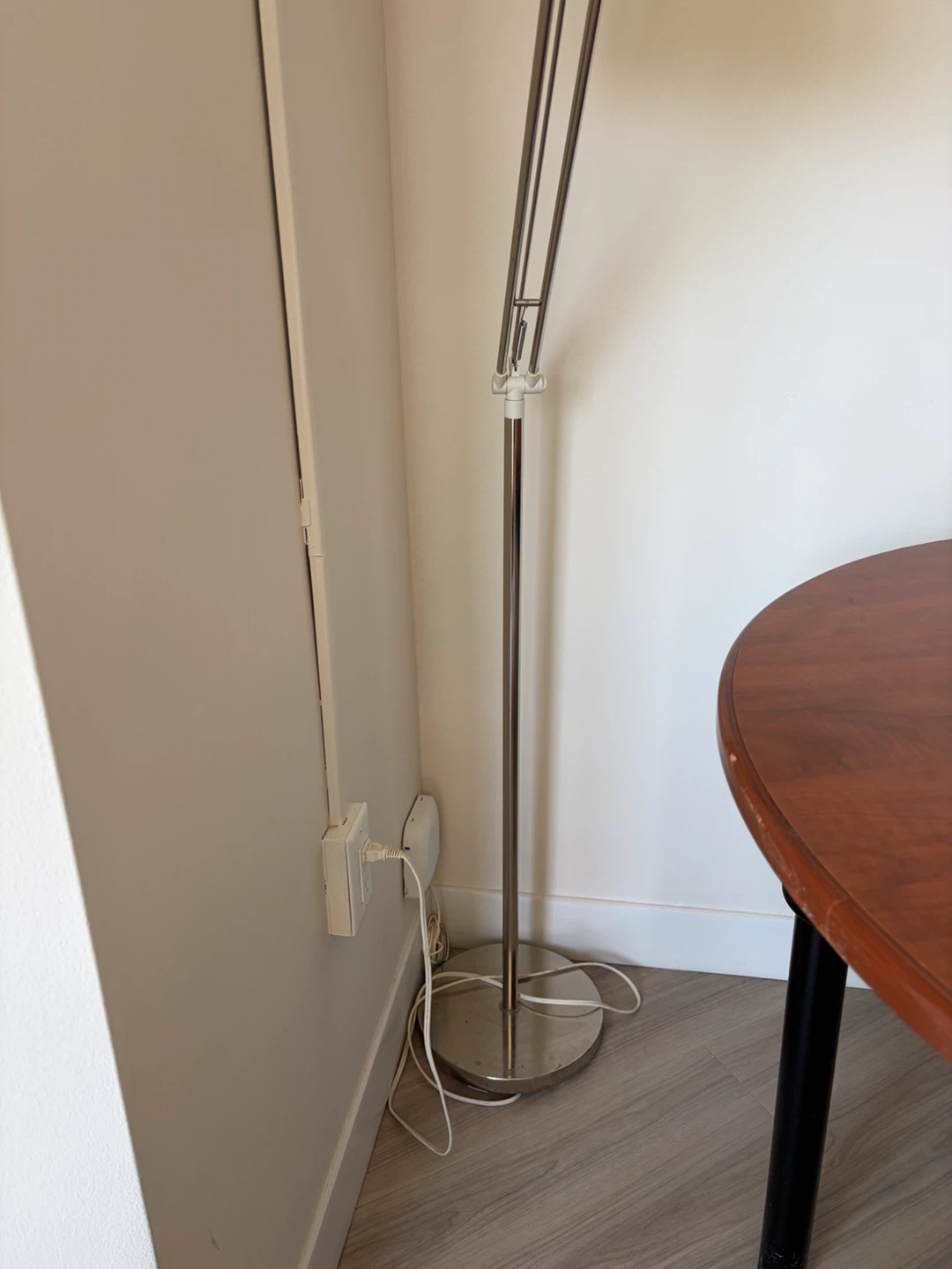 Adjustable Floor Lamp - photo 2